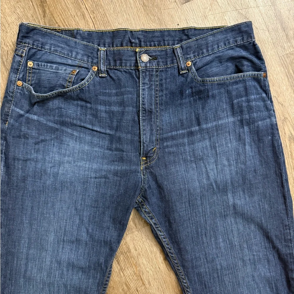 Levi’s • 505 Regular Fit Jeans 38x34